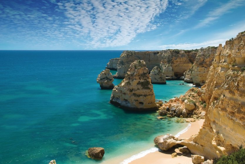<p>Praia da Marinha.</p>