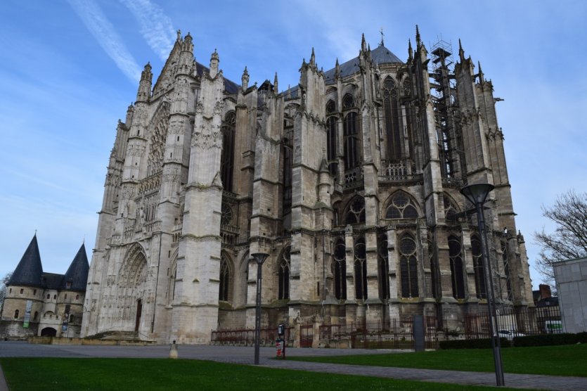 La cathédrale de Beauvais a le choeur gothique le plus haut du monde.
