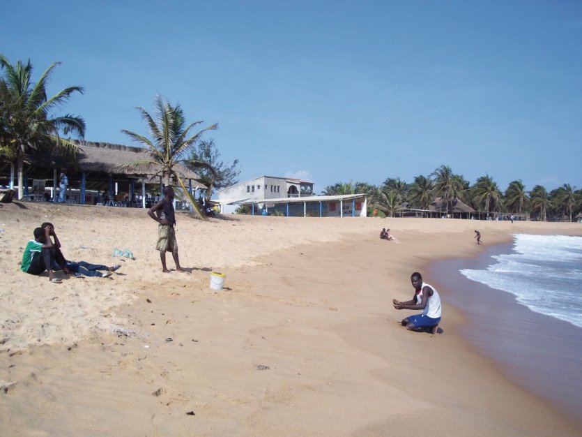 <p>Un dimanche tranquille sur les belles plages d'Avepozo.</p>