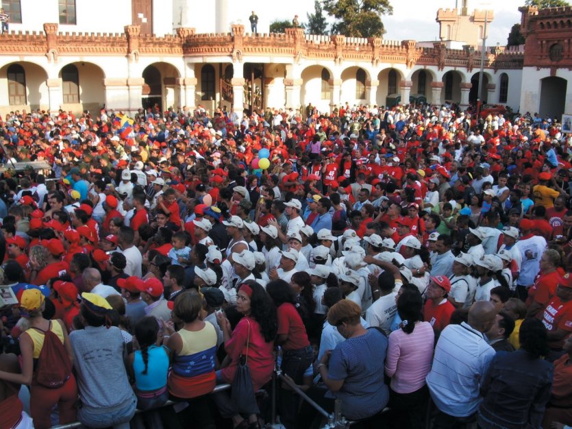 Manifestation pro-chaviste, Castillo Cipriano Castro.