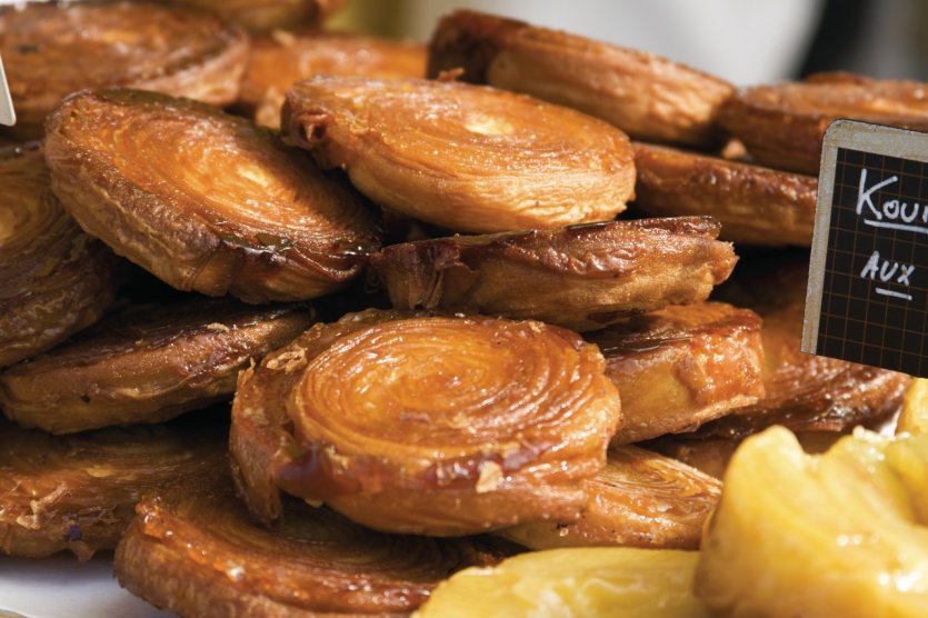 <p>Le kouign-amann est une spécialité régionale, originaire de Douarnenez.</p>