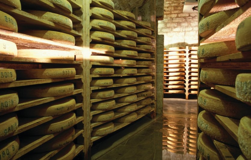 Cave de comté