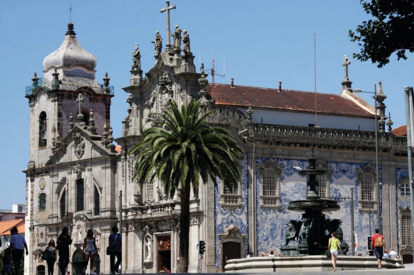 <p>Praça dos Leões (Place aux lions).</p>