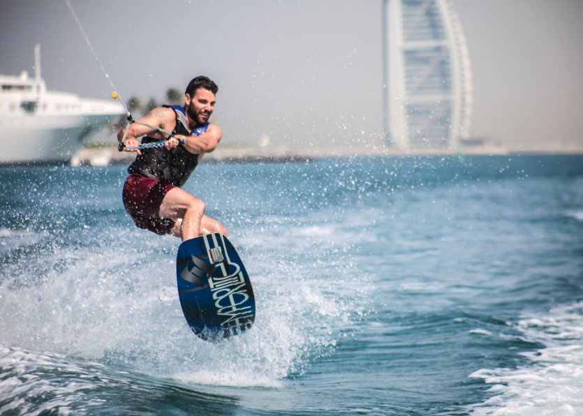 <p>Kitesurf à Dubaï.</p>
