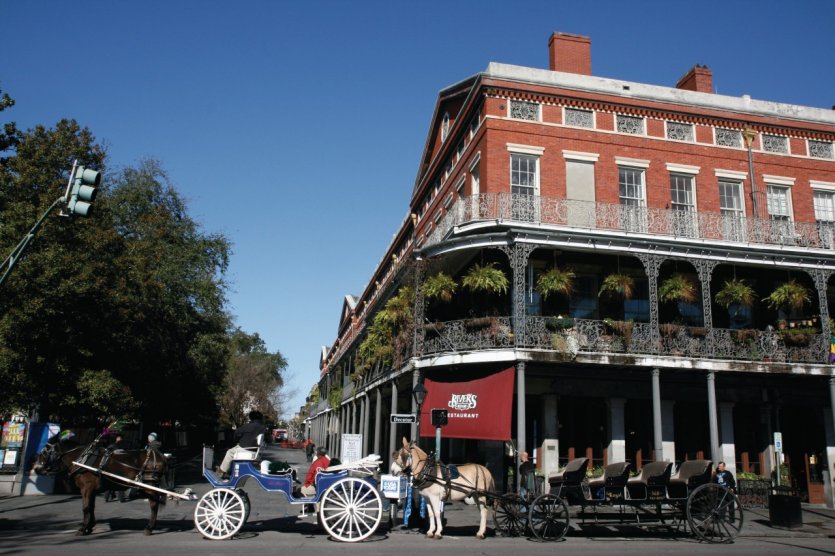 Dans le Vieux Carré sur Decatur.