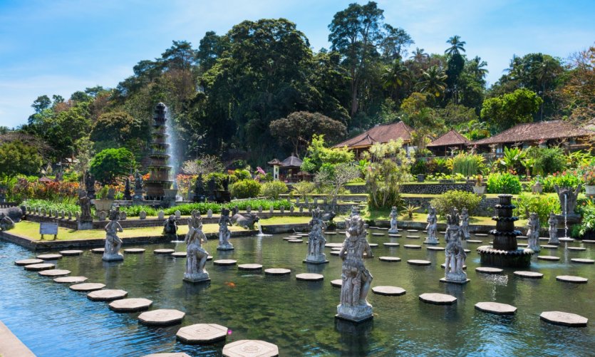 Water Palace. Water Palace.