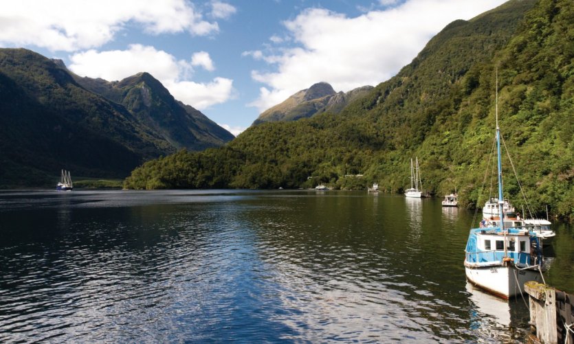 Embarcadère du fiord de Doubtful Sound. Embarcadère du fiord de Doubtful Sound.