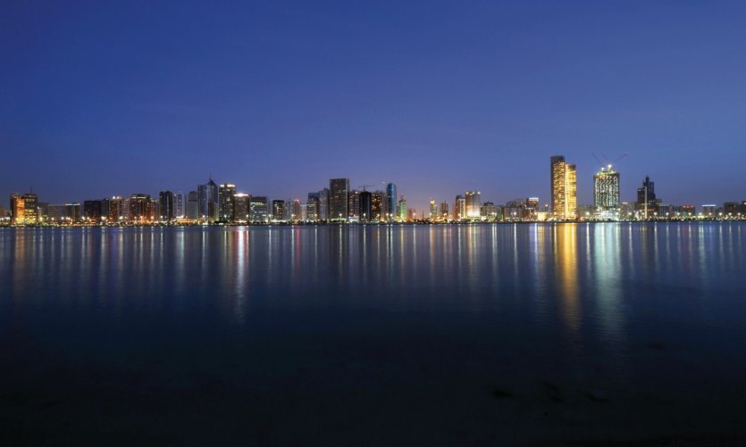 Skyline d'Abu Dhabi. Skyline d'Abu Dhabi.