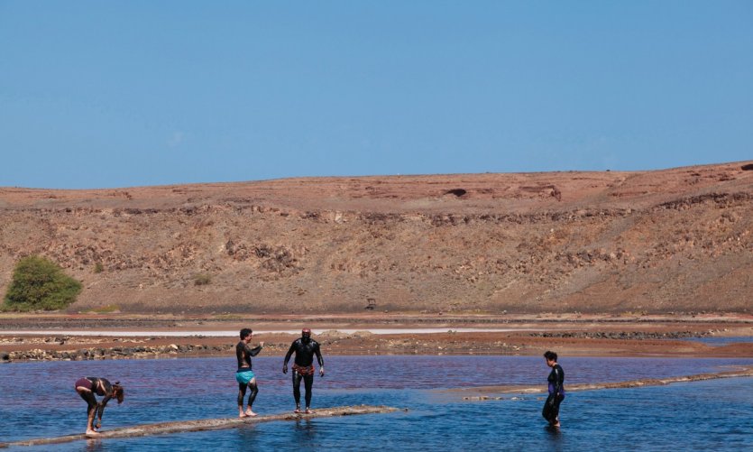 Bain de boue au soufre. Bain de boue au soufre.