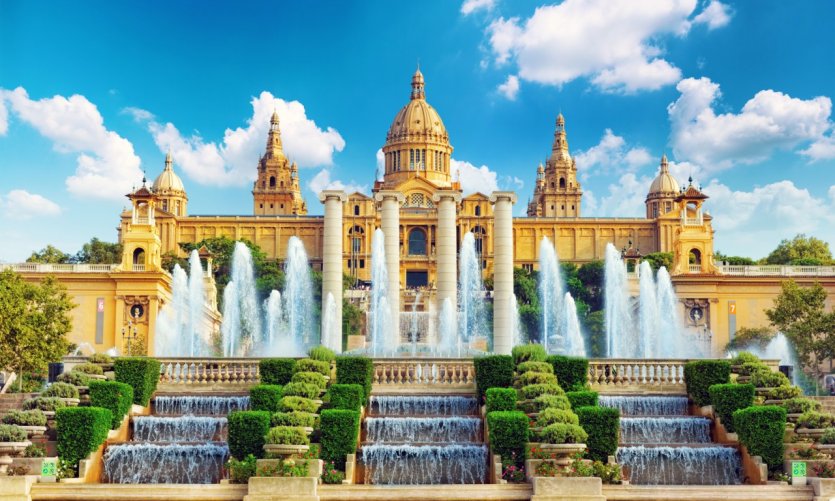 Le musée national d'art de Catalogne. Le musée national d'art de Catalogne.