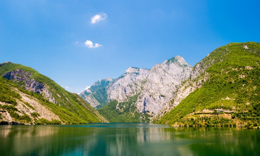 Lac de Koman. Lac de Koman.