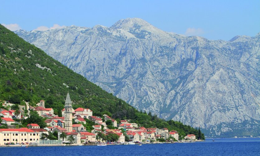 <p>Ville de Perast dans les bouches de Kotor</p> <p>Ville de Perast dans les bouches de Kotor</p>