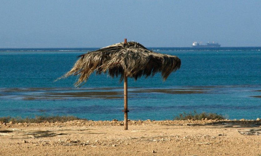 Les plages des îles Moucha et Maskali. Les plages des îles Moucha et Maskali.