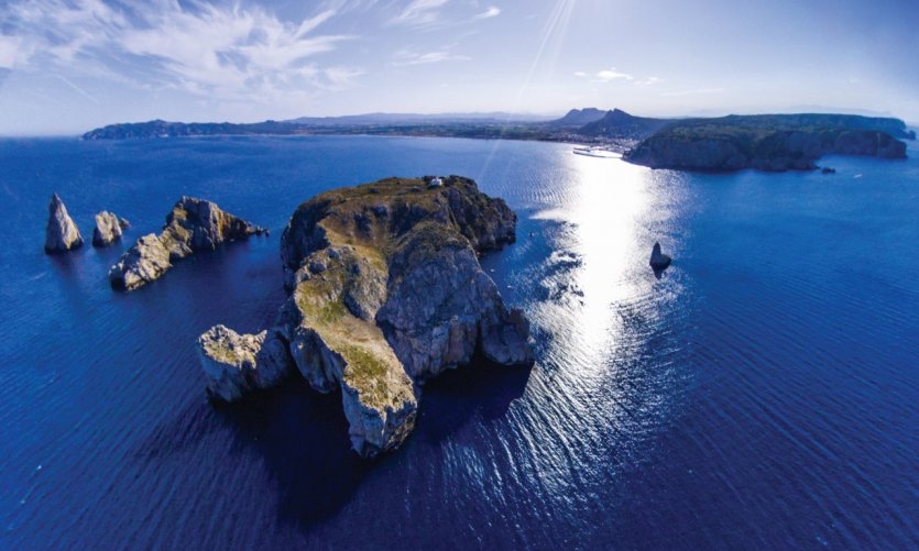 Vue aérienne des îles Medes. Vue aérienne des îles Medes.