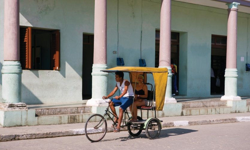 <p>Tricycle dans les rues de Baracoa.</p> <p>Tricycle dans les rues de Baracoa.</p>