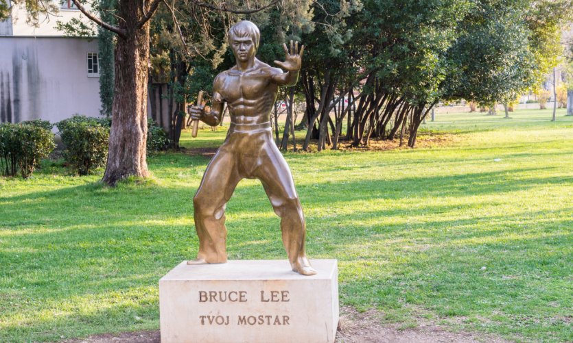 <p>Estatua de Bruce Lee, en el Parque Zrinjevac.</p> <p>Estatua de Bruce Lee, en el Parque Zrinjevac.</p>