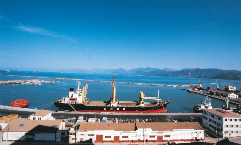 Le port de Bejaïa. Le port de Bejaïa.