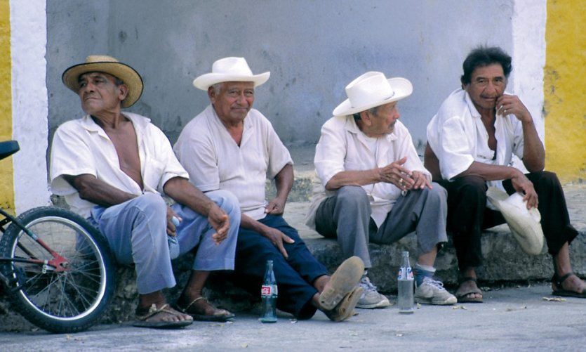 Pause dans les rues d'Izamal. Pause dans les rues d'Izamal.