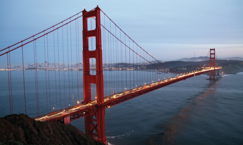 Golden Gate Bridge au crépuscule. Golden Gate Bridge au crépuscule.