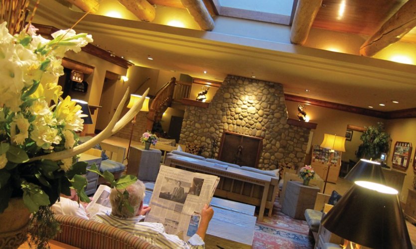 Hall du Caribou Lodge. Hall du Caribou Lodge.