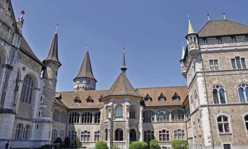 Landesmuseum. Landesmuseum.