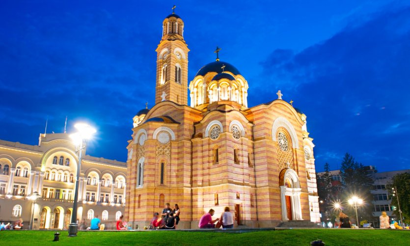 <p>Catedral de Cristo-Salvador, Banja Luka.</p> <p>Catedral de Cristo-Salvador, Banja Luka.</p>