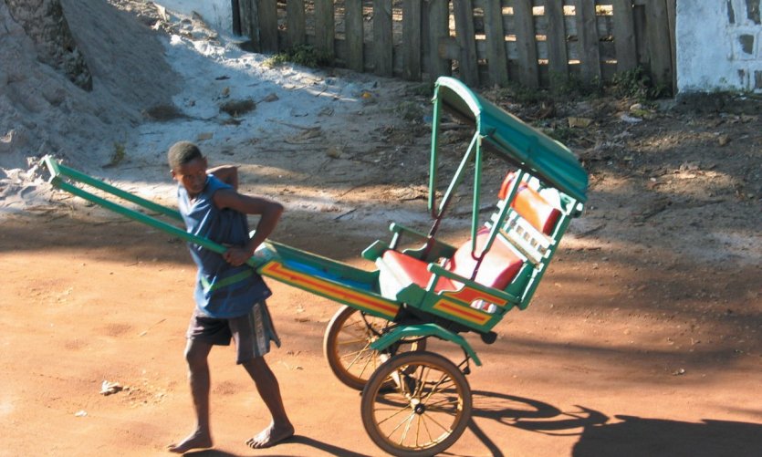<p>Empuje a Manakara</p> <p>Empuje a Manakara</p>