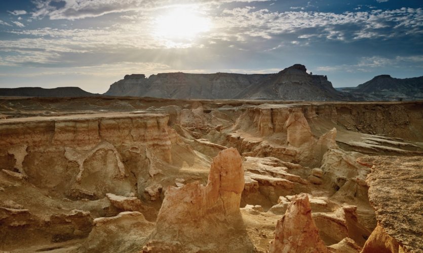 <p>Paysage accidenté de l'île de Qeshm</p> <p>Paysage accidenté de l'île de Qeshm</p>