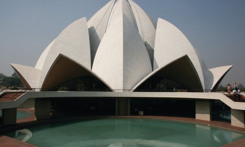 <p>Le temple du Lotus.</p> <p>Le temple du Lotus.</p>