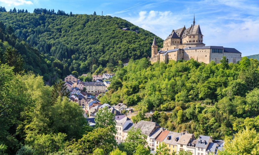 Vianden et son château. Vianden et son château.