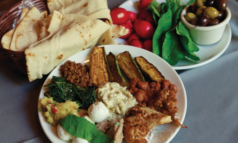Traditional Lebanese dishes called "Mezzés" Traditional Lebanese dishes called "Mezzés"
