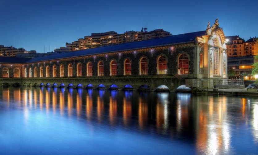 Genève de nuit, bâtiment des forces motrices. Genève de nuit, bâtiment des forces motrices.