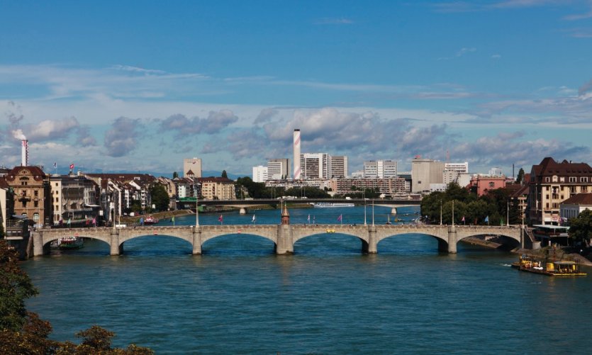 Mittlere Brücke, Oberer Rheinweg. Mittlere Brücke, Oberer Rheinweg.