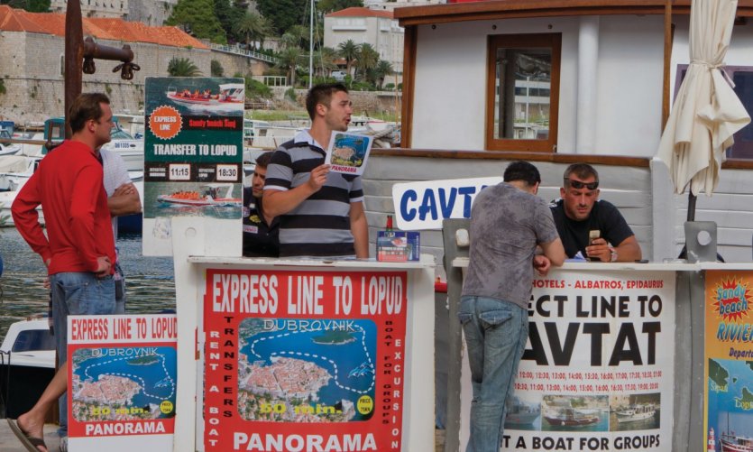 Plusieurs croisières sont proposées autour de Dubrovnik. Plusieurs croisières sont proposées autour de Dubrovnik.