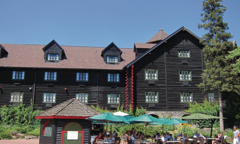 Hôtel Fairmont Le Château Montebello. Hôtel Fairmont Le Château Montebello.