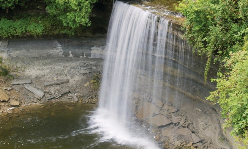 Bridal Veil Falls sur l'île Manitoulin. Bridal Veil Falls sur l'île Manitoulin.