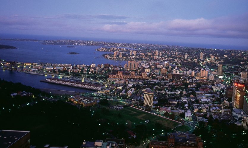 Vue aérienne de Sydney by night. Vue aérienne de Sydney by night.