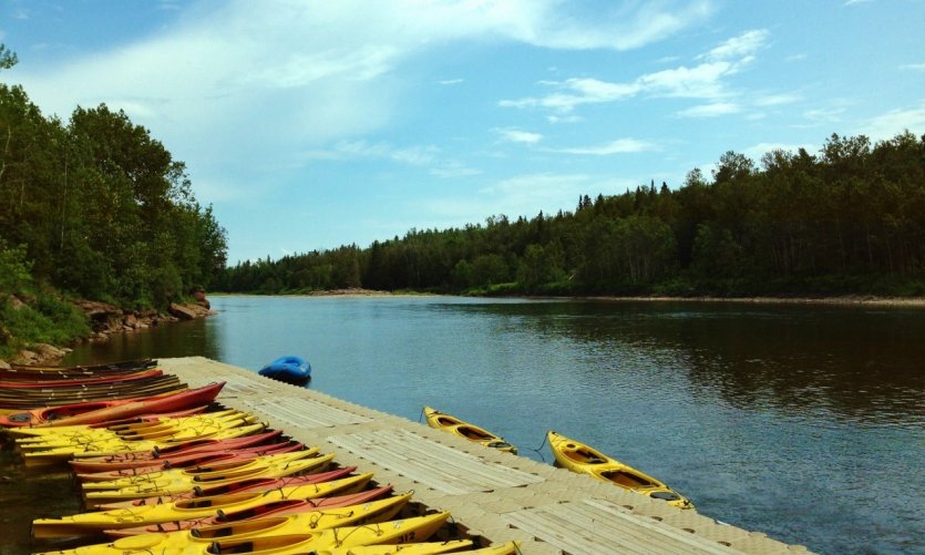 <p>Kayak de mer sur la rivière Bonaventure en Gaspésie.</p> <p>Kayak de mer sur la rivière Bonaventure en Gaspésie.</p>