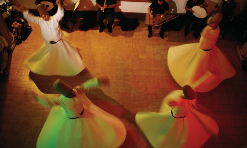 Danses de dérviches tourneurs. Danses de dérviches tourneurs.
