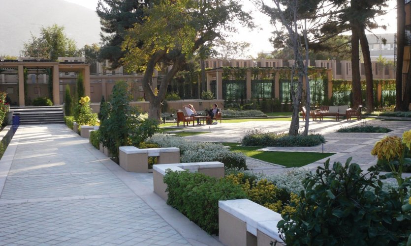 Jardins du Serena, le grand hôtel de Kaboul. Jardins du Serena, le grand hôtel de Kaboul.
