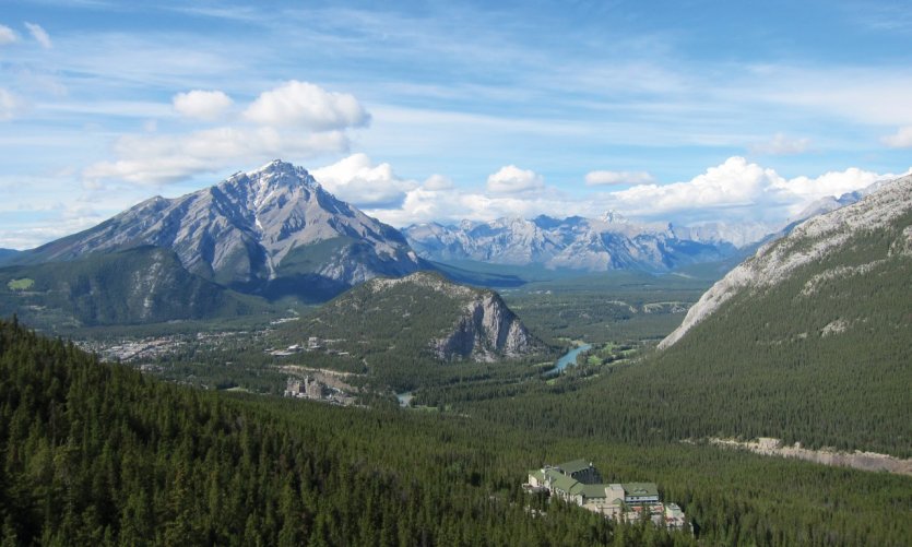 Les Rocheuses vues du sommet de Sulphur Mountain, au-dessus de Banff. Les Rocheuses vues du sommet de Sulphur Mountain, au-dessus de Banff.