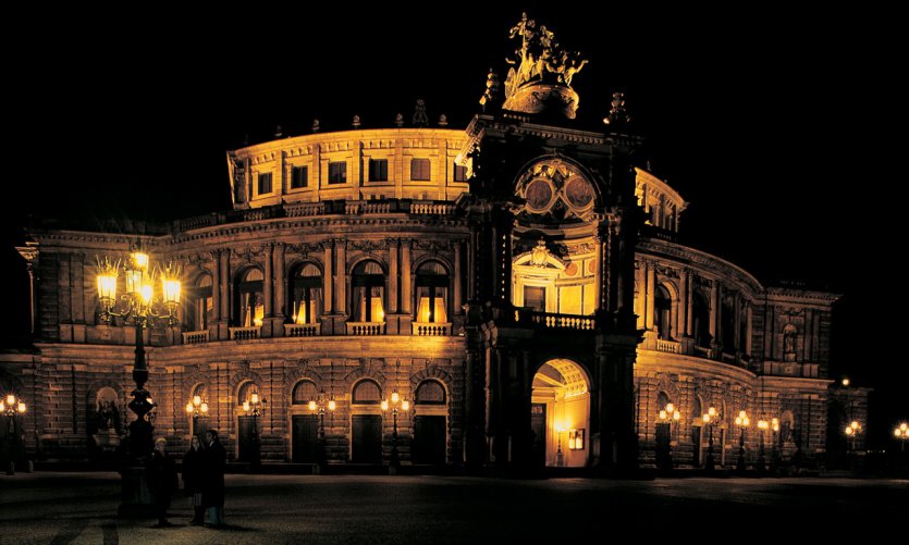 L'opéra la nuit L'opéra la nuit