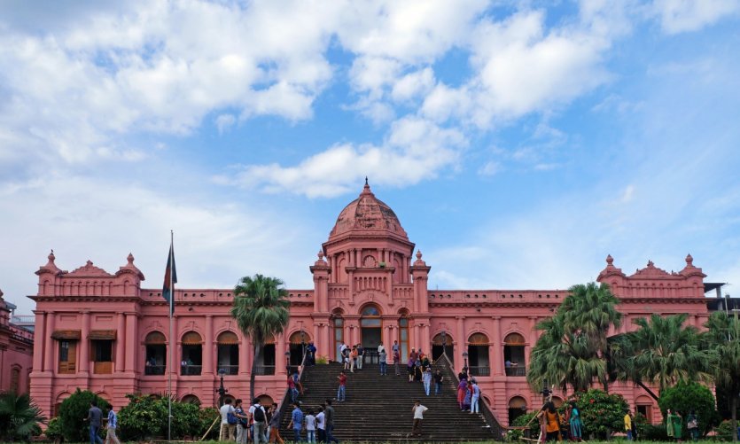 <p>Ahsan Manzil.</p> <p>Ahsan Manzil.</p>