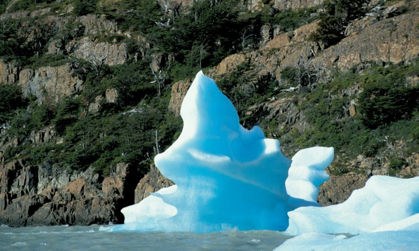Bloc de glace flottant. Bloc de glace flottant.