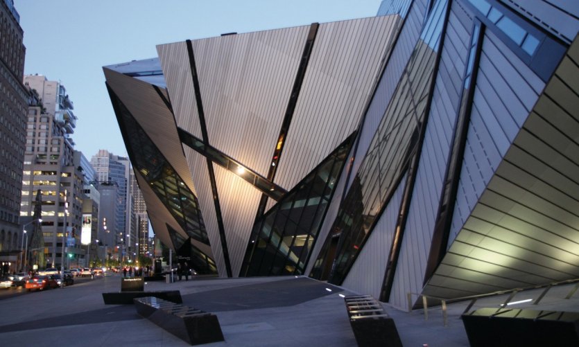 <p>Le ROM, Royal Ontario Museum.</p> <p>Le ROM, Royal Ontario Museum.</p>