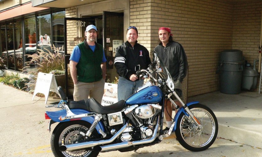 Des motards à Chicago et leur bel engin. Des motards à Chicago et leur bel engin.