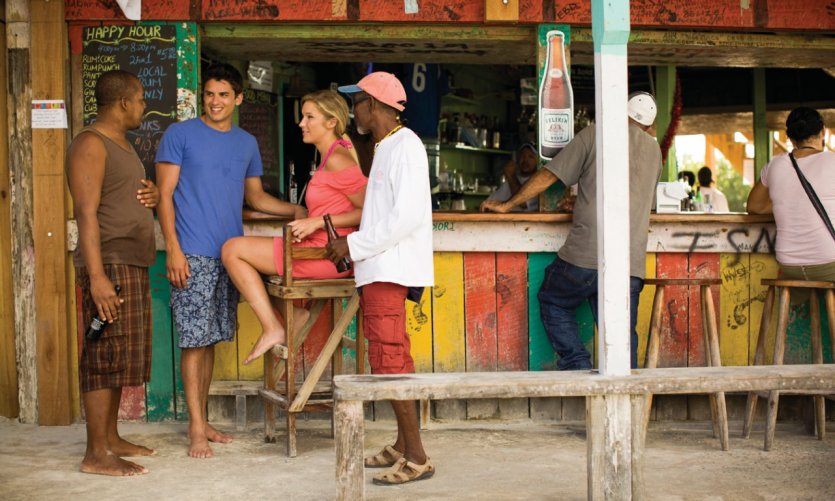 <p>Encuentros en Caye Caulker.</p> <p>Encuentros en Caye Caulker.</p>