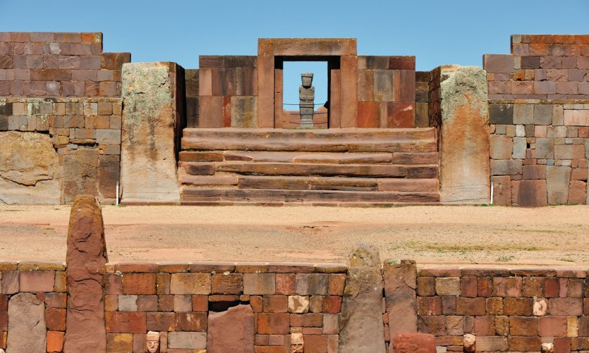 Kalasasaya au site archéologique de Tiwanaku. Kalasasaya au site archéologique de Tiwanaku.
