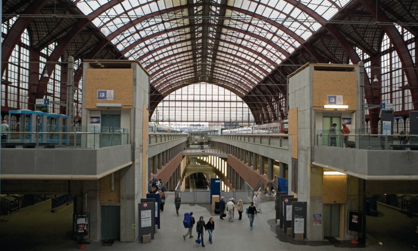 La estación central de Amberes es una de las más bellas de Bélgica. La estación central de Amberes es una de las más bellas de Bélgica.