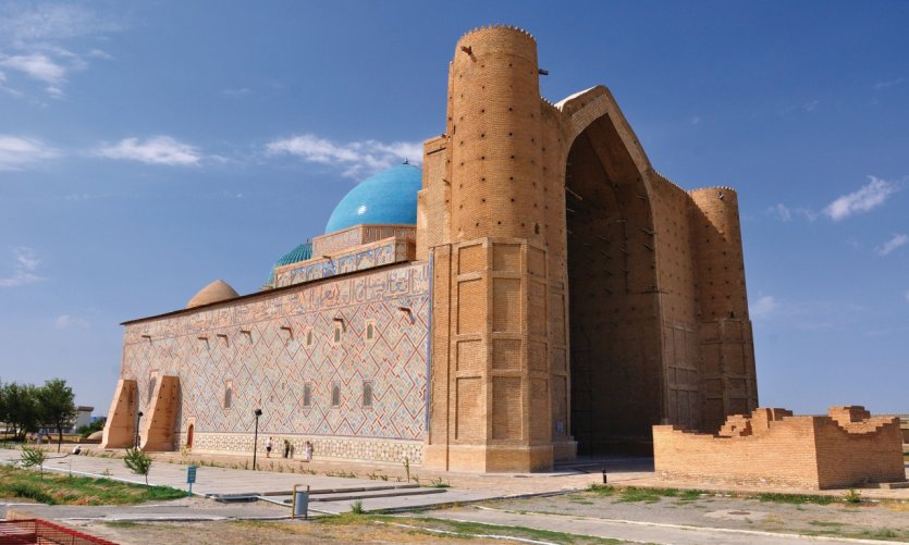 <p>Mausolée d'Ahmed Yasawi.</p> <p>Mausolée d'Ahmed Yasawi.</p>
